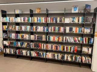 Öffentliche Bibliothek Nußdorf am Attersee innen